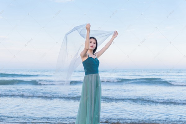 Since you can’t touch Zhao Linger and Li Ling, you won’t feel uncomfortable. You just shake your head and run into the guest room. Take off your clothes and get into bed. Please remember our website: Bi Bi Qi.